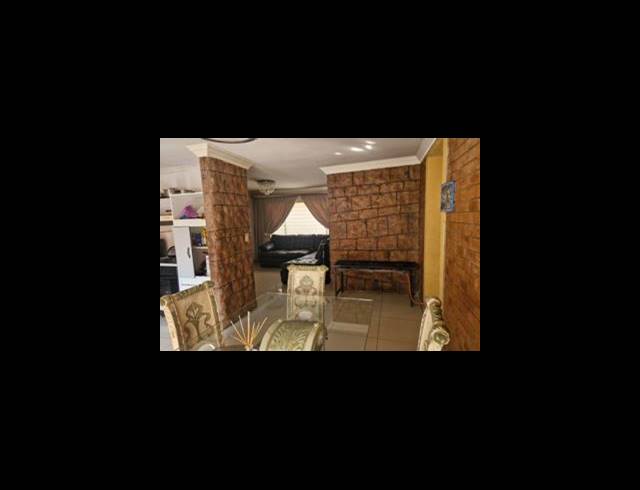 4 BEDROOM HOUSE FOR SALE IN THE ORCHARDS